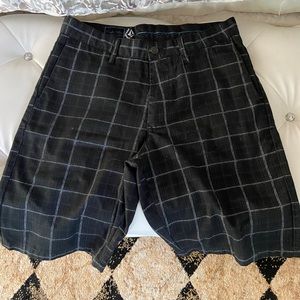 Black Volcom shorts 29